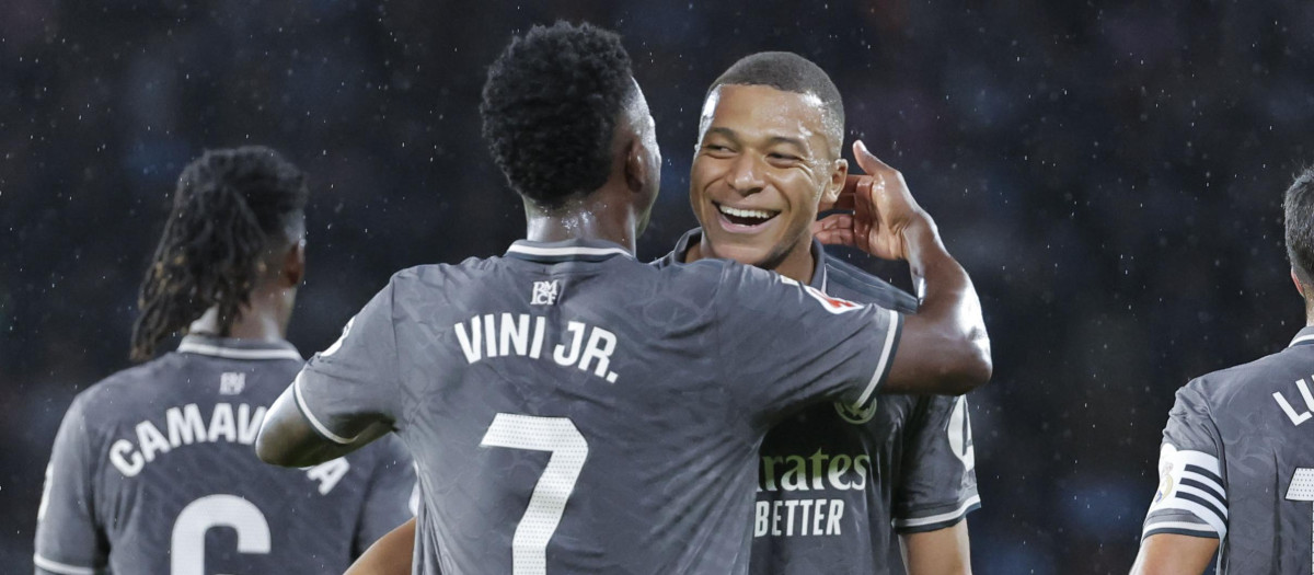 Mbappé y Vinicius celebran uno de los goles anotados la pasada jornada en Balaídos