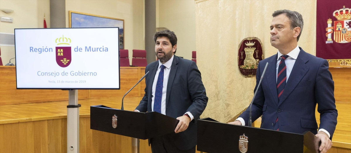 El presidente de Murcia Fernando López Miras junto al consejero Marcos Ortuño