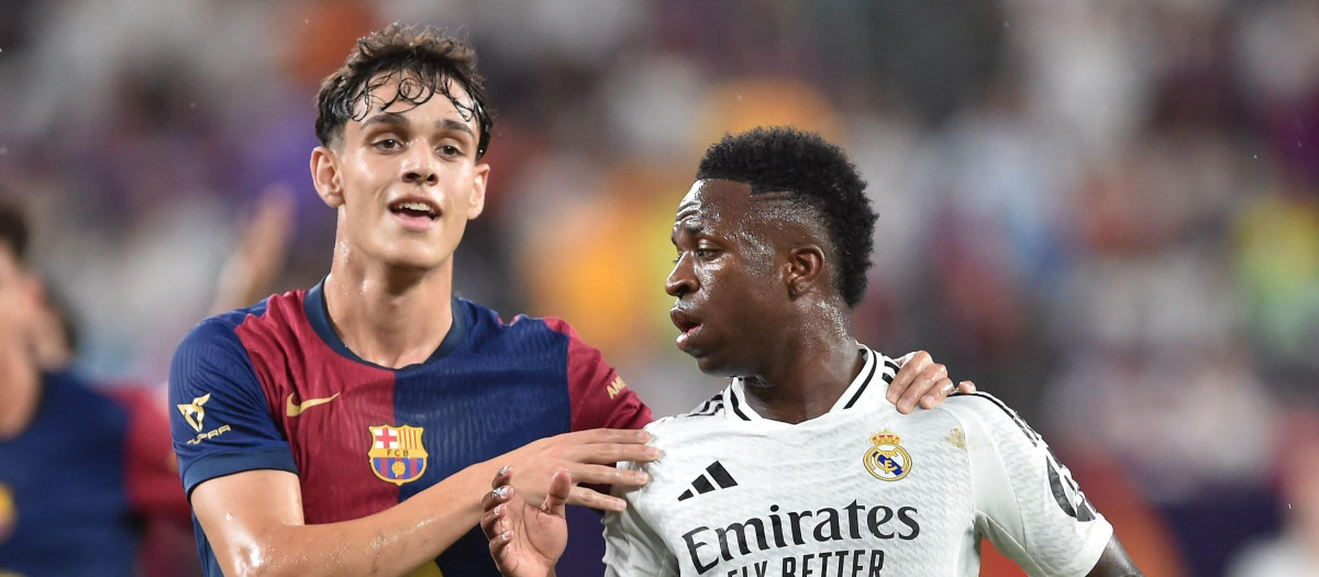 Héctor Fort y Vinícius durante el Clásico de pretemporada en EE.UU.