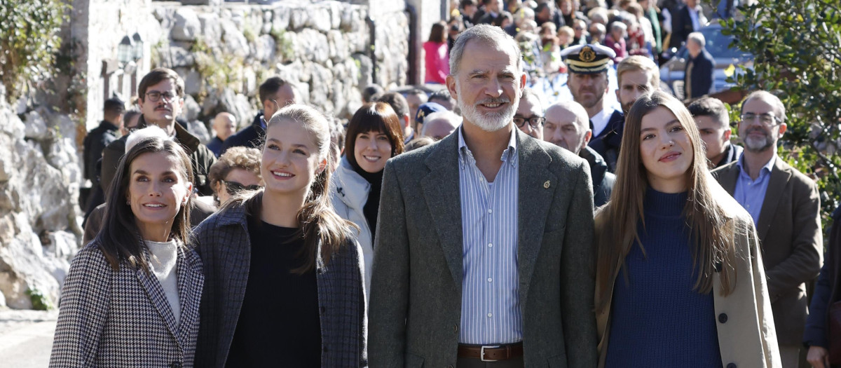 Spanish King Felipe VI and Queen Letizia with Princess of Asturias Leonor de Borbon during a visit to Sotres (Cabrales) as winner of the 35th annual Exemplary Village of Asturias Awards, Spain, on Saturday 26 October 2024.