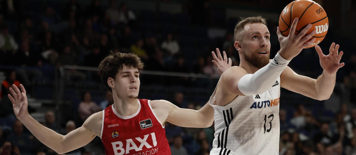 El Real Madrid vence cómodamente a Baxi Manresa