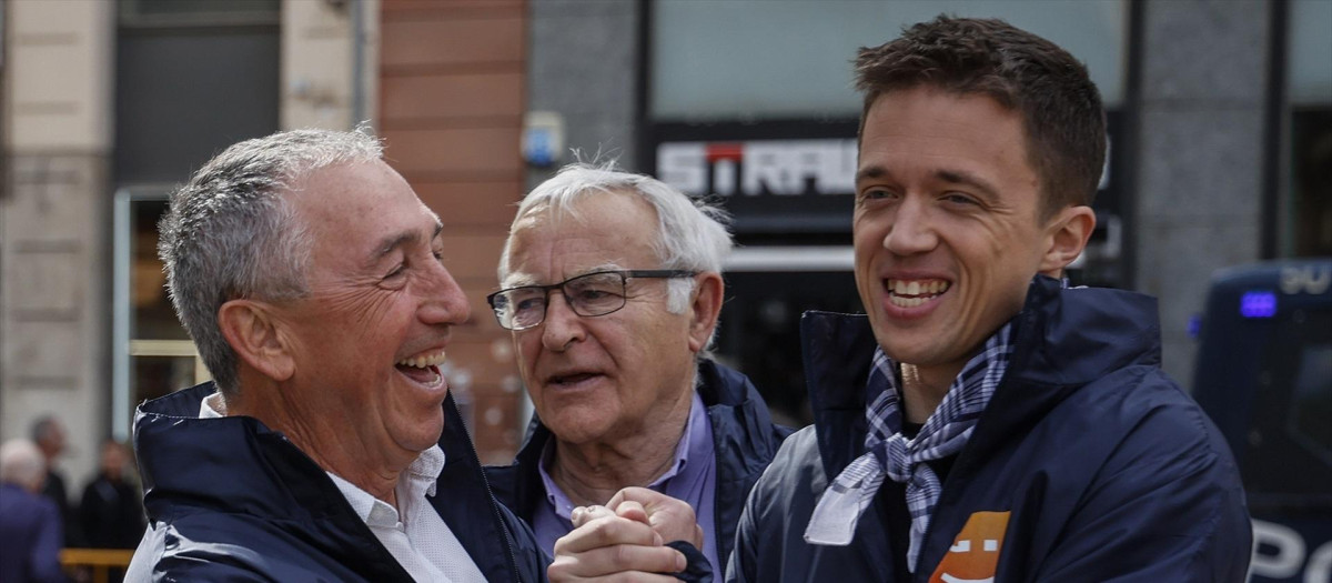 Joan Baldoví saluda a Iñigo Errejón en una imagen de archivo