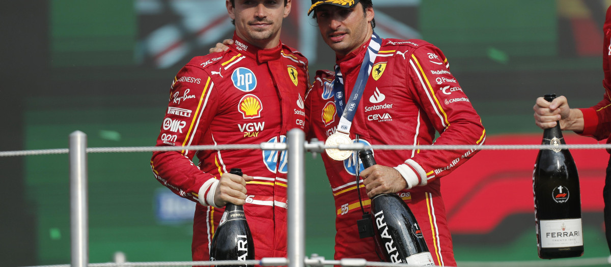 Carlos Sainz y Charles Leclerc posan por el doblete (primer y tercer clasificado) de Ferrari en el GP de México