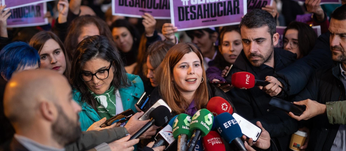 La diputada de Más Madrid, Loreto Arenillas, realiza unas declaraciones a la prensa en una imagen de archivo