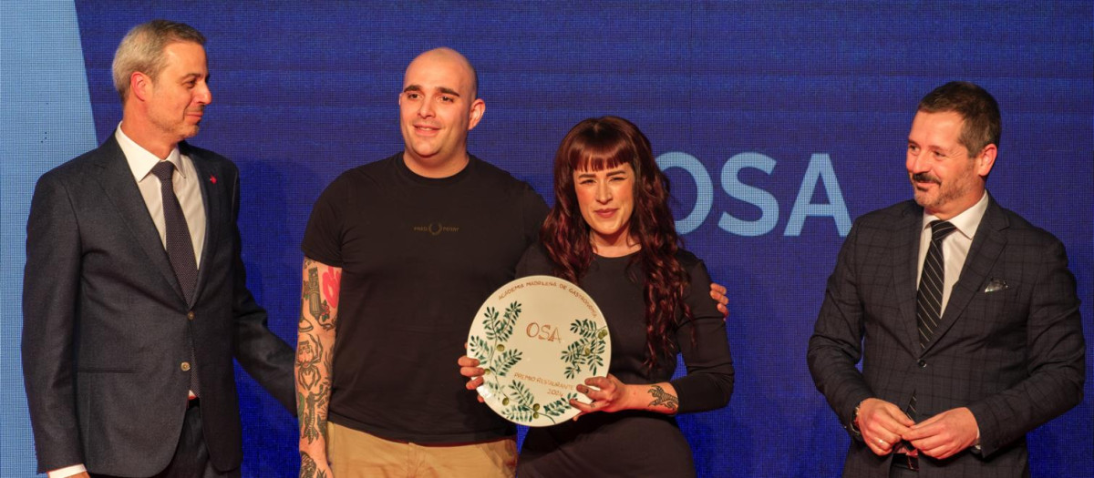 Los premiados Jorge Muñoz y Sara Peral, del restaurante Osa