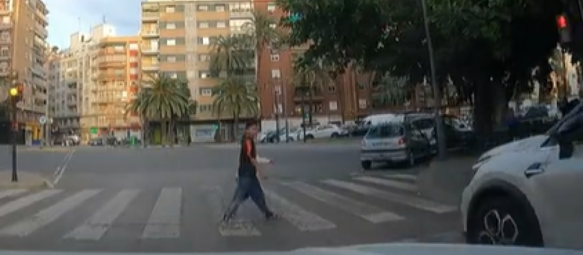 Esta actitud es relativamente habitual en la proximidad de los centros de exámenes