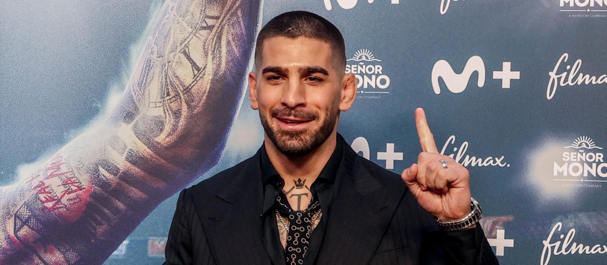 (Foto de ARCHIVO)
El luchador Ilia Topuria posa en el photocall de la premiere del documental ‘Topuria: Matador’, en los Cines Callao, a 18 de septiembre de 2024, en Madrid (España). 'Topuria: Matador' es la historia de superación personal de Ilia, desde su Georgia natal en guerra y su llegada a España, hasta catapultarse como el campeón mundial de la UFC, arropado por su mujer, familia, amigos y compañeros de entrenamiento.
Ricardo Rubio / Europa Press
18 SEPTIEMBRE 2024;TOPURIA;PREMIERE;ESTRENO;DOCUMENTAL;
18/9/2024