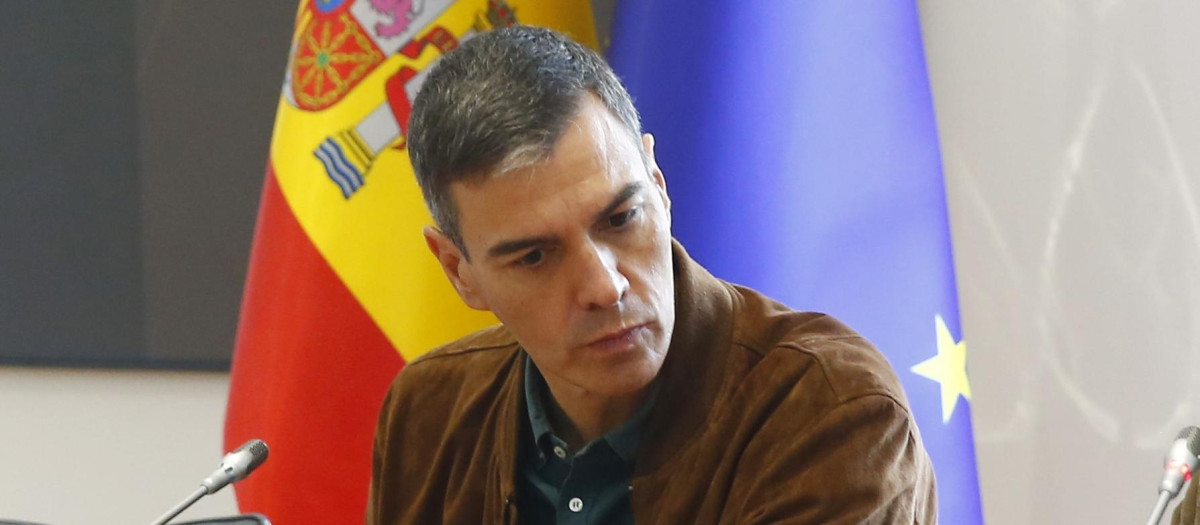 El presidente del Gobierno, Pedro Sánchez, en una reunión del Comité de Crisis por la DANA