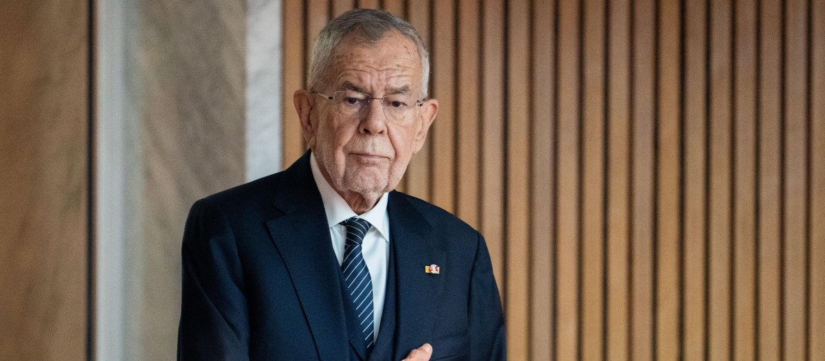 (Foto de ARCHIVO)
24 October 2024, Austria, Vienna: Austrian President Alexander Van der Bellen arrives to attend the Constituent Session of the National Council in the Austrian Parliament in Vienna. Photo: Georg Hochmuth/APA/dpa

24/10/2024 ONLY FOR USE IN SPAIN