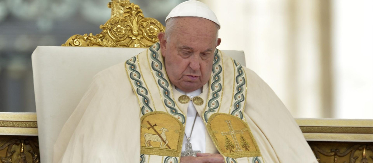 El Papa Francisco durante la proclamación de nuevos santos de la Iglesia Católica en la Jornada Mundial de las Misiones 2024, en el Vaticano