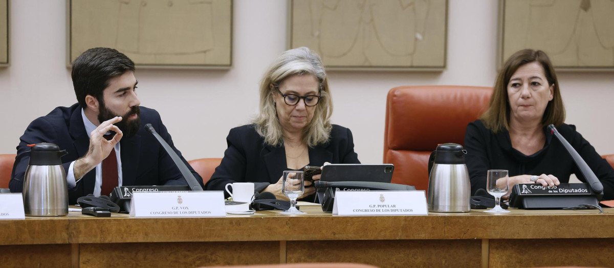 De izquierda a derecha, Manuel Mariscal (Vox), Macarena Montesinos (PP) y Francina Armengol, presidenta del Congreso