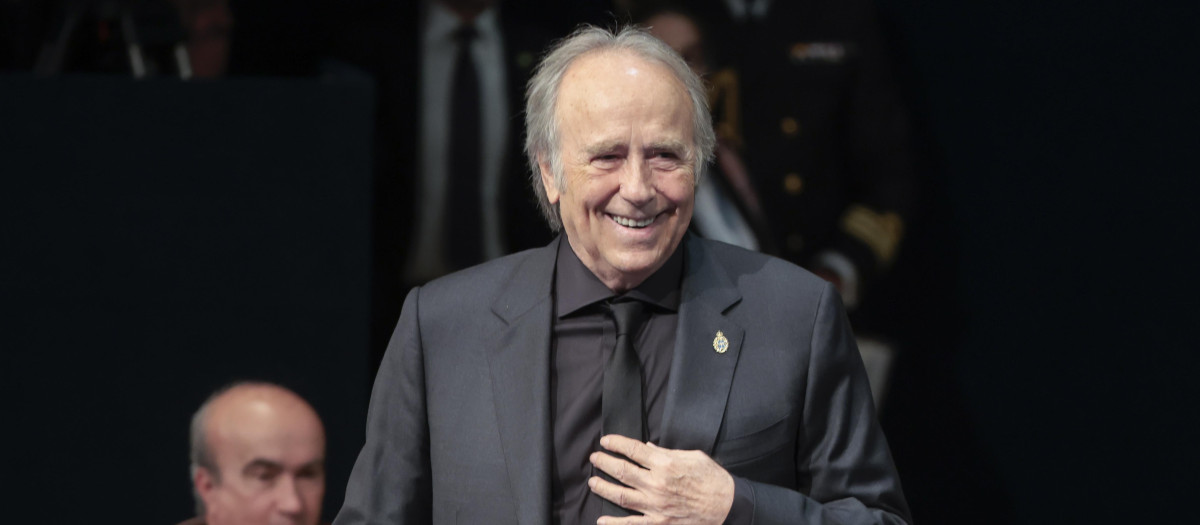 El cantante Joan Manuel Serrat durante la entrega de los Premios Princesa de Asturias 2024 en Oviedo