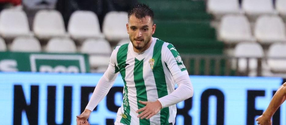 Adrián Lapeña durante un partido