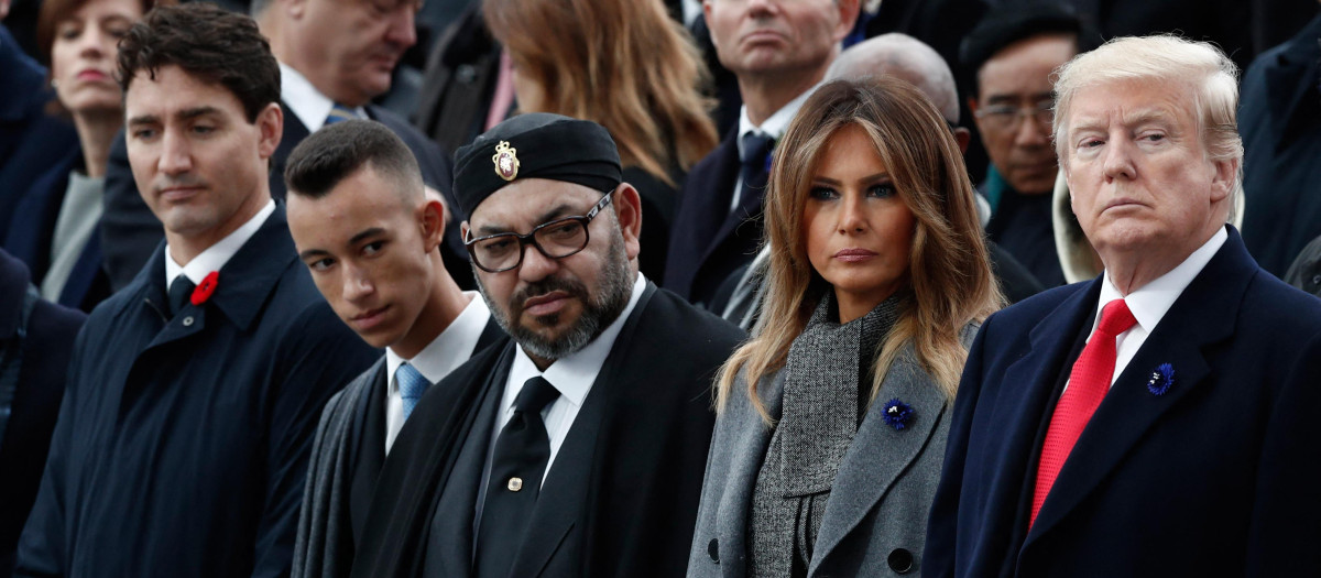 El Rey Mohamed VI y su hijo, el Príncipe heredero Hassan Moulay, la primera dama estadounidense Melania Trump, y el presidente estadounidense Donald Trump