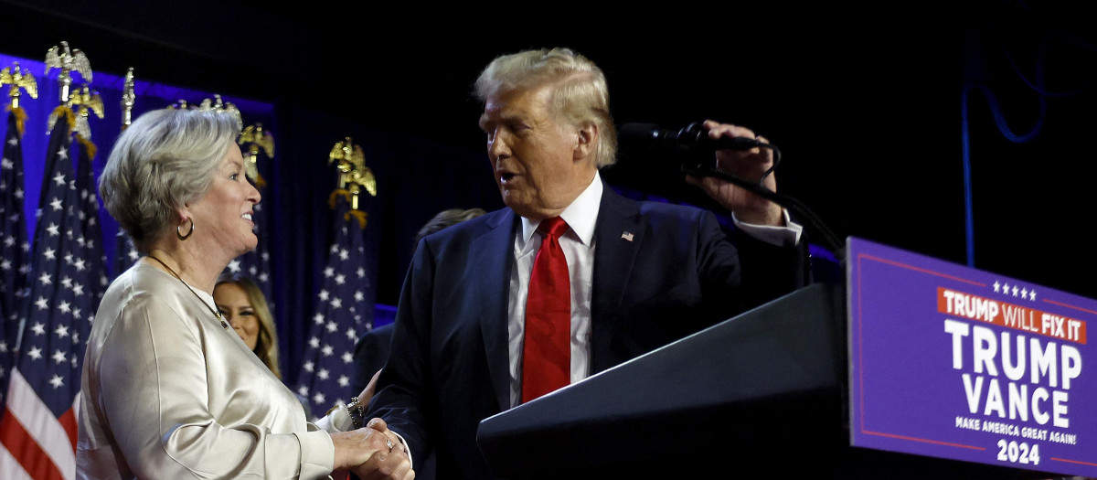 El presidente electo de los Estados Unidos, Donald Trump, y su nueva jefa de gabinete, Susie Wiles