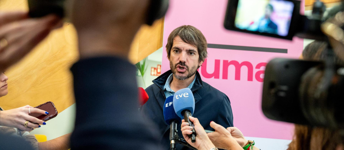 El ministro de Cultura, Ernest Urtasun, este domingo en la asamblea de Sumar