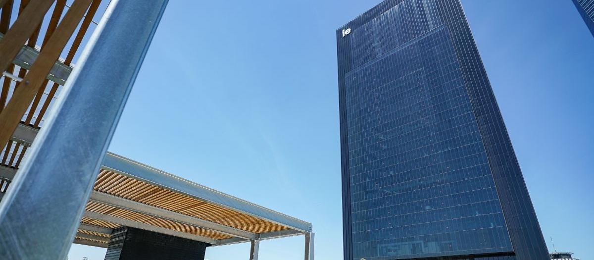 El centro comercial Caleido ha sido desalojado por un incendio