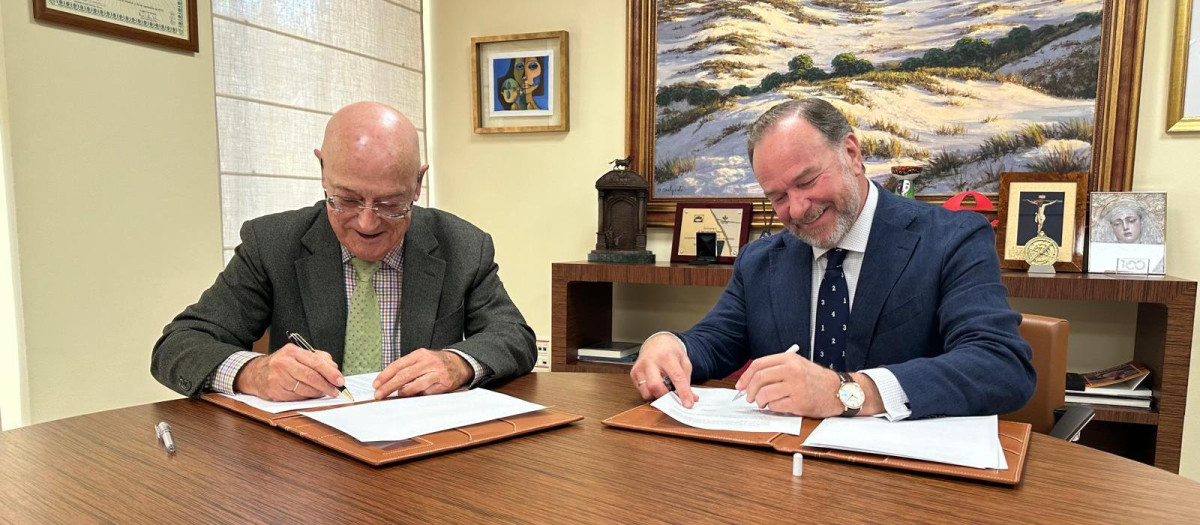 Firma del convenio entre Feragua y Caja Rural del Sur