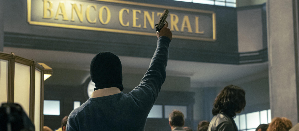 La serie Asalto al Banco Central está protagonizada por Miguel Herrán y María Pedraza