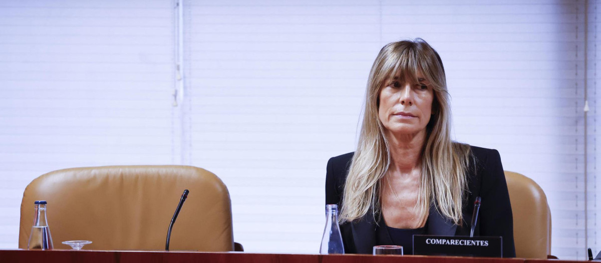 Begoña Gómez, esposa del presidente del gobierno Pedro Sánchez, en la comisión de investigación