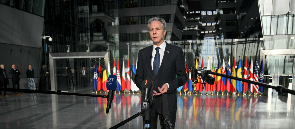 El secretario de Estado de Estados Unidos, Antony Blinken, habla con la prensa tras una reunión del Consejo del Atlántico Norte en la sede de la OTAN