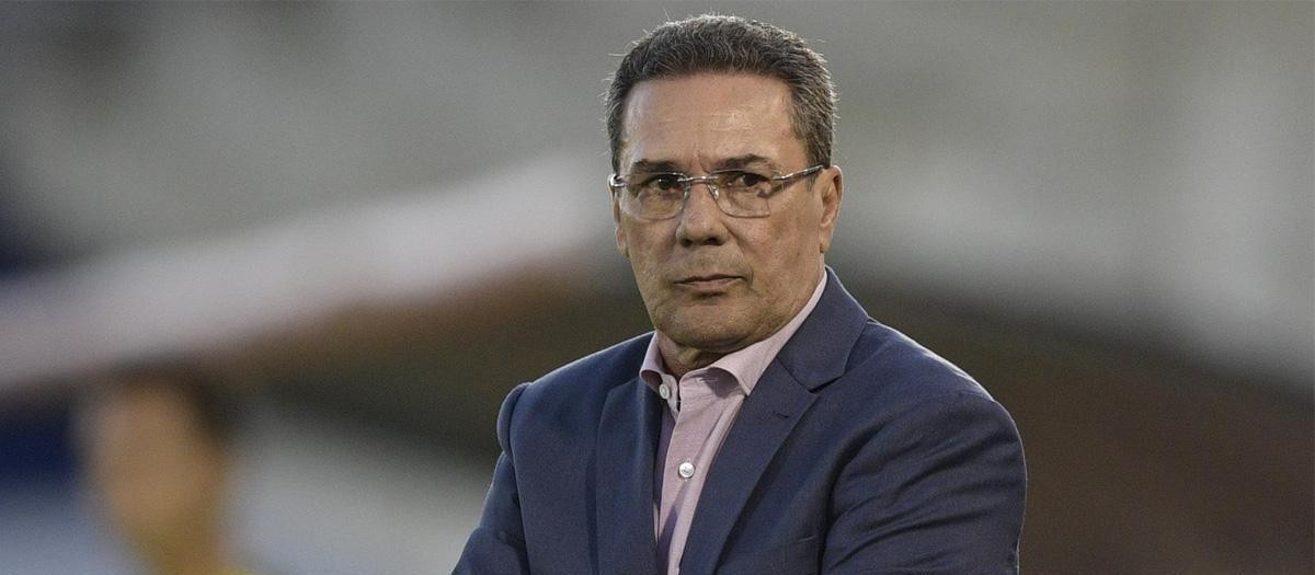 Vanderlei Luxemburgo, exentrenador del Real Madrid entre 2004 y 2005, criticó la actitud de Vinicius