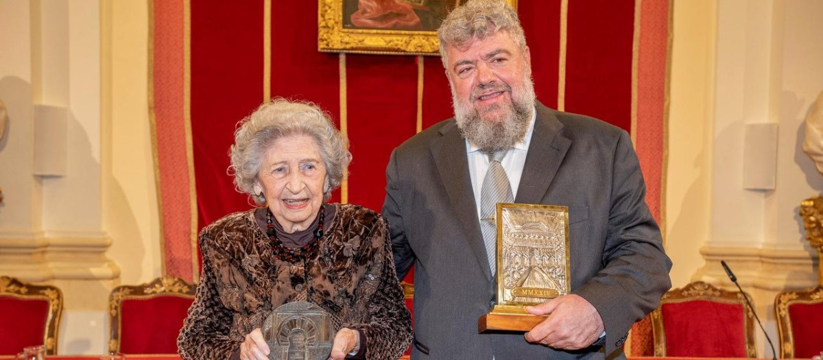 Los premiados con el Premio Manzano y la Medalla Richard H.Driehaus