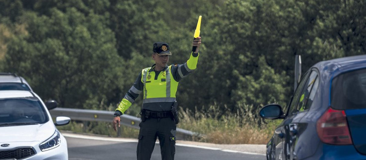 Esta es la imagen que ilustra la pregunta de la DGT