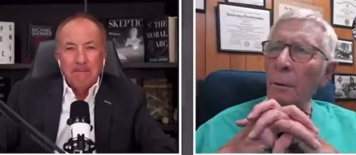 El doctor durante la entrevista