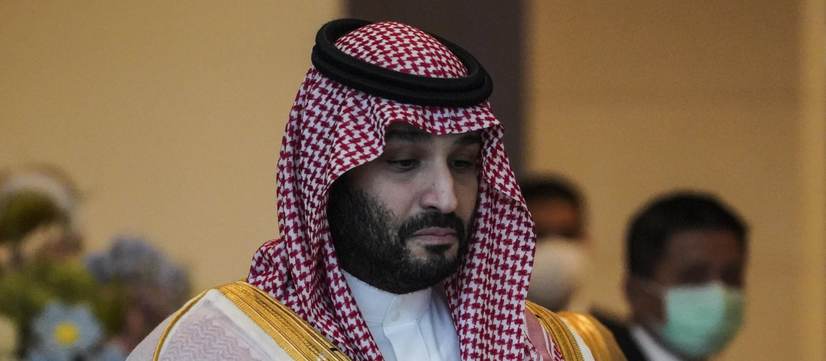 Saudi Arabia Crown Prince and Prime Minister Mohammed bin Salman Al Saud attends the APEC Leader's Informal Dialogue with Guests during the APEC 2022 in Bangkok, Thailand, 18 November 2022.