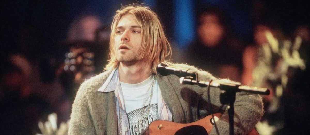 Kurt Cobain durante el concierto Unplugged de la MTV en 1993