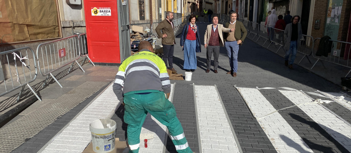Miguel Ruiz Madruga, junto a técnicos municipales y de la empresa Glesa