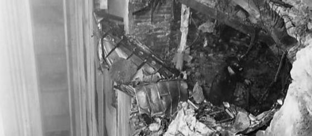 Destrozos en la fachada del Empire State Building tras el accidente de 1945