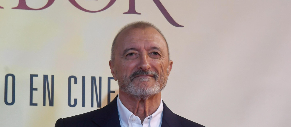 El escritor Arturo Pérez-Reverte