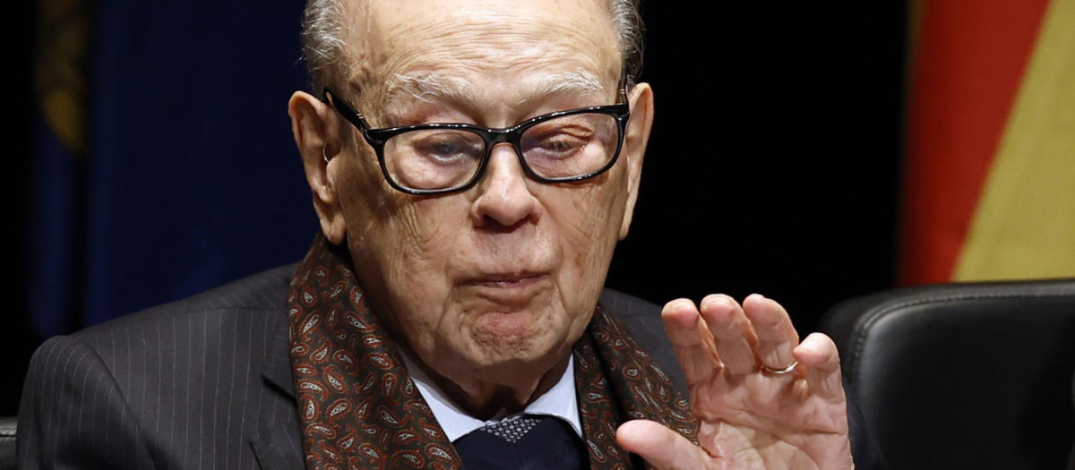 GRAFCAT1494. CASTELLTERÇOL (BARCELONA), 29/11/2024.- El expresidente catalán Jordi Pujol durante el homenaje que le brinda la Asociación Cultural Amigos de Enric Prat de la Riba conicidiendo con el cincuentenario de la fundación de CDC. EFE/Toni Albir