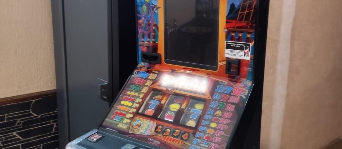 Máquina en la que se produjo el robo

REMITIDA / HANDOUT por GUARDIA CIVIL
Fotografía remitida a medios de comunicación exclusivamente para ilustrar la noticia a la que hace referencia la imagen, y citando la procedencia de la imagen en la firma
29/11/2024