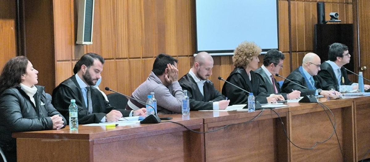 Imagen del banquillo de los acusados del crimen de K.M. en Jumilla (Murcia)