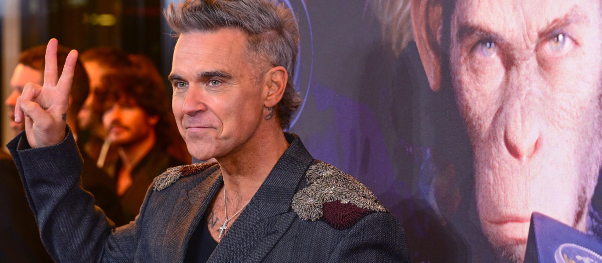 Robbie Williams en el premier de su biopic
