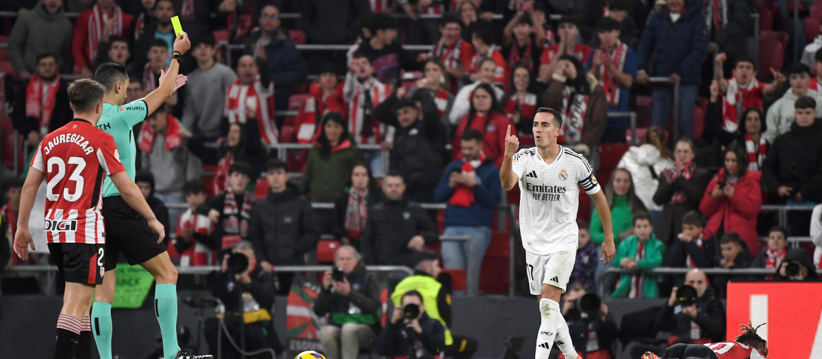 Lucas Vázquez protesta una acción a Sánchez Martínez