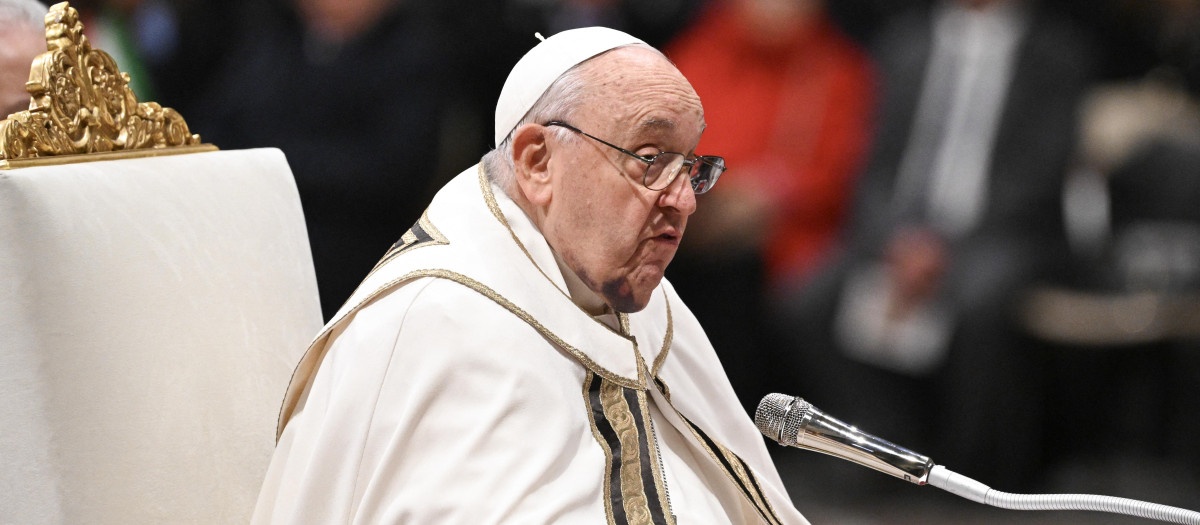 El Papa Francisco en la ceremonia en el que ha creado 21 nuevos cardenales