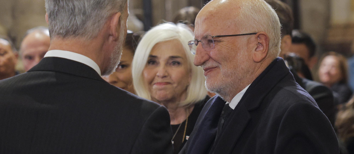 Spanish King Felipe VI and Juan Roig  attending a solemn Mass at ValenciaCathedral for the DANA Floods in Valencia on Monday, 9 December 2024.