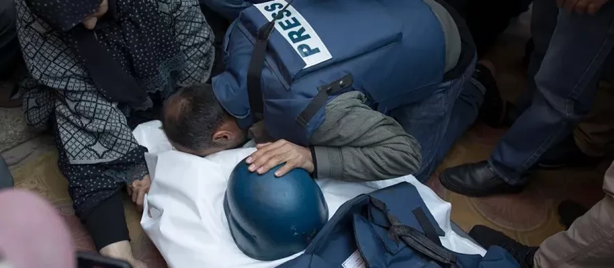 Funeral del cámara palestino Samer Abu Daqqa, muerto en el sur de la Franja de Gaza