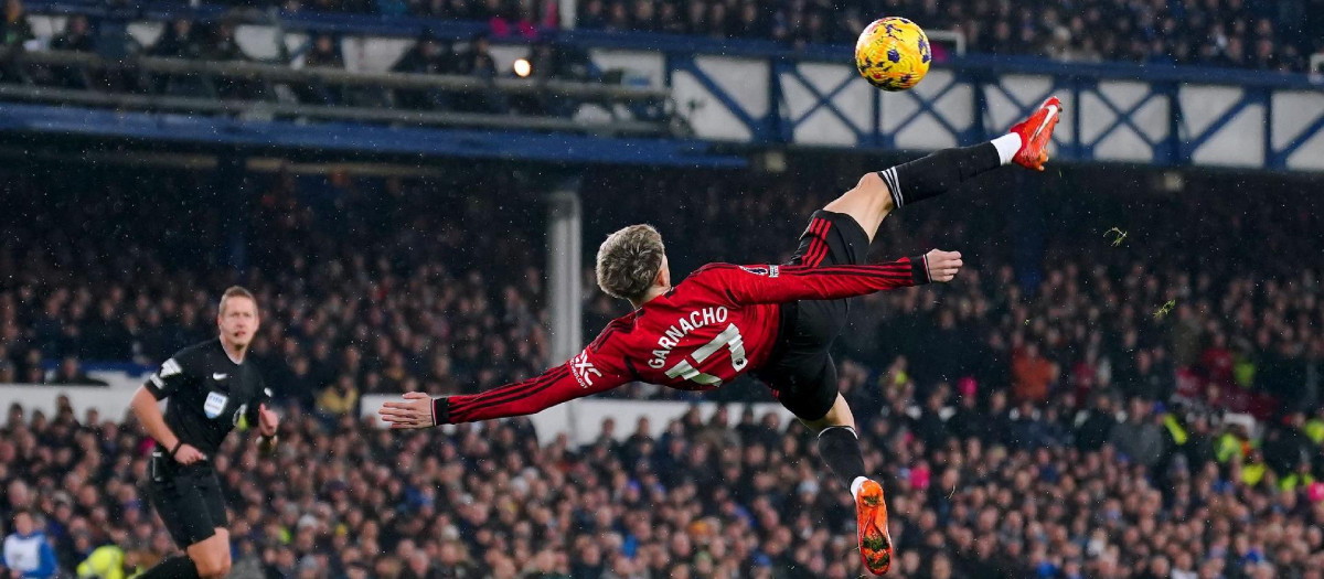 La chilena de Garnacho ante el Everton que le ha valido un premio Puskas