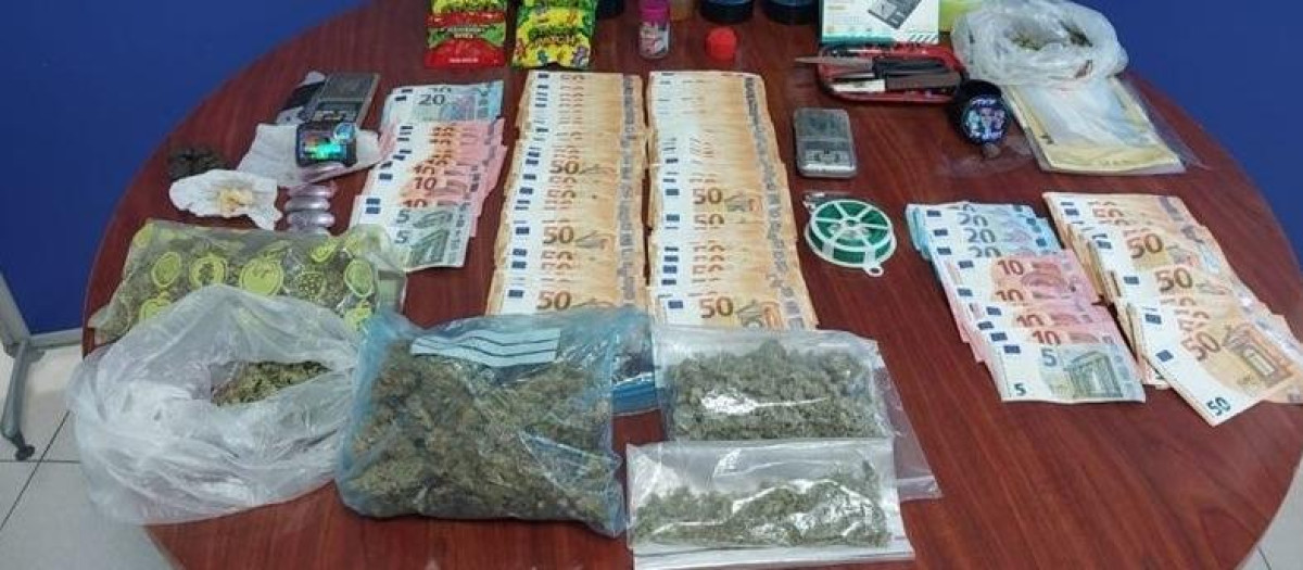 Material intervenido en una operación antidroga de la Policía Nacional, en Valencia