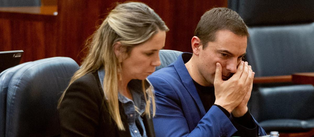 La diputada del PSOE en la Asamblea, Mar Espinar, y el exsecretario general del PSOE-M y exportavoz del PSOE en la Asamblea, Juan Lobato