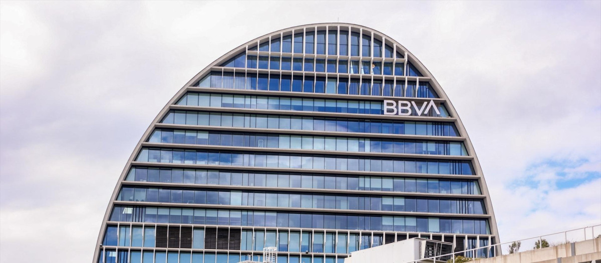 Fachada de la sede de BBVA en Madrid.