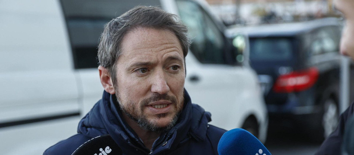 El hijo de Raphael, Manuel Martos, declara ante los medios sobre el estado de salud de su padre