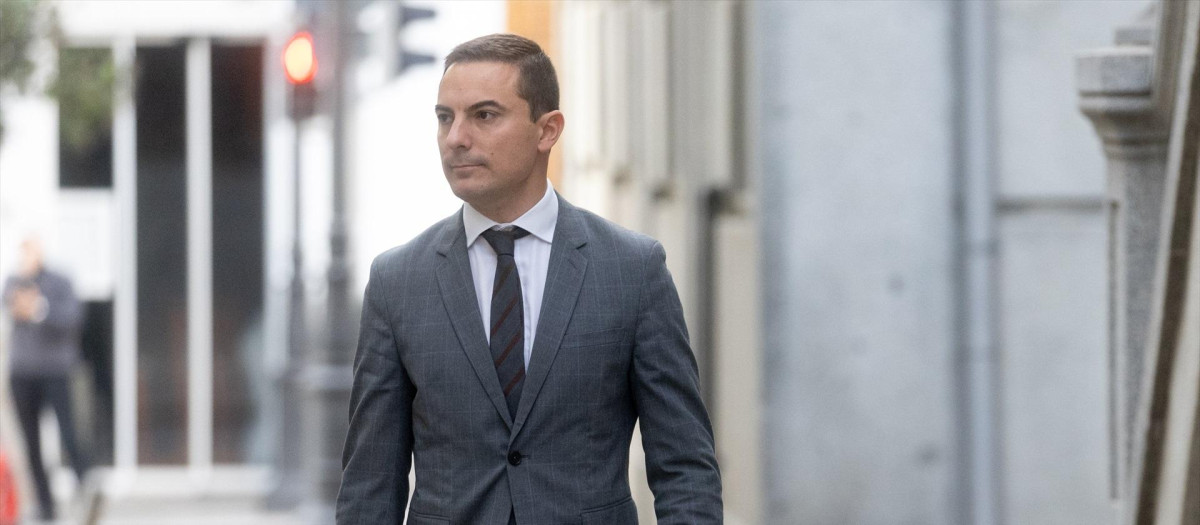 El exsecretario general del PSOE-M, Juan Lobato, a su llegada al Tribunal Supremo por los mensajes sobre el novio de Ayuso