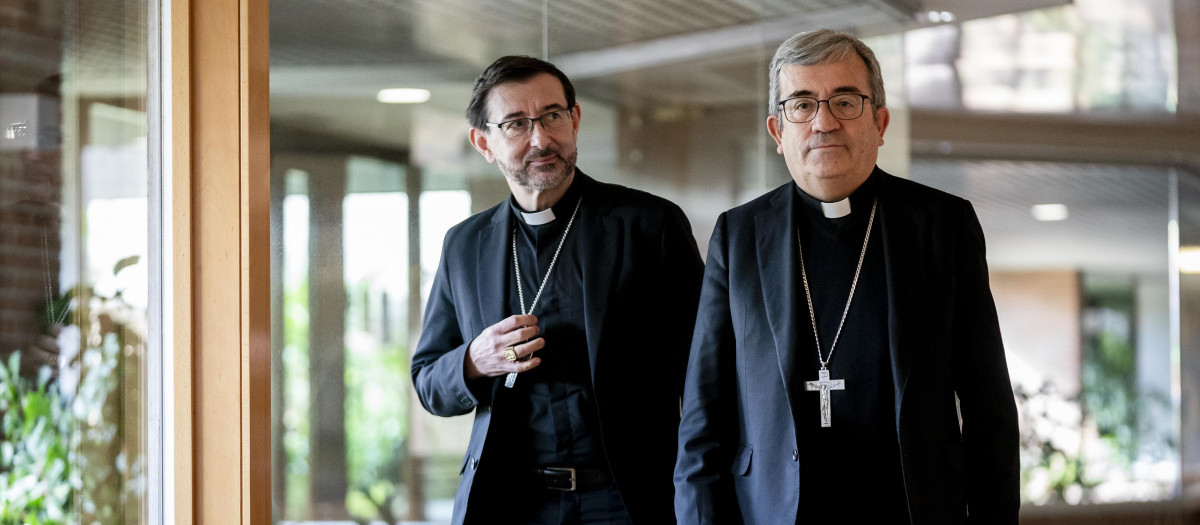 En marzo, fueron elegidos como presidente y vicepresidente de la Conferencia Episcopal Española Luis Argüello, arzobispo de Valladolid, y el cardenal José Cobo, arzobispo de Madrid. Lo primero que hicieron tras su nombramiento fue salir a las puertas de la sede de los obispos en Madrid a conversar con víctimas de abusos en el seno de la Iglesia que se manifestaban en la calle Añastro de Madrid