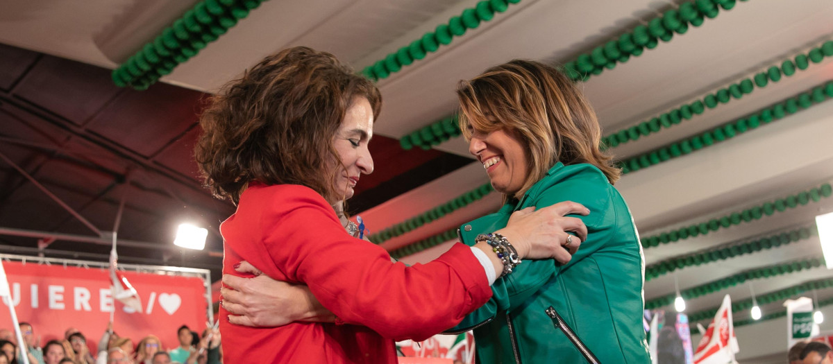 María Jesús Montero y Susana Díaz, en un acto del PSOE en Sevilla en 2019